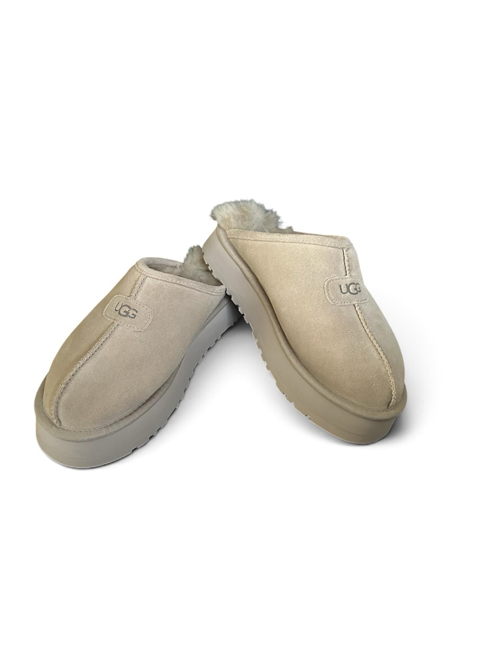 UGG Discoquette slide slippers, a natural cream suede upper and a chun size 6